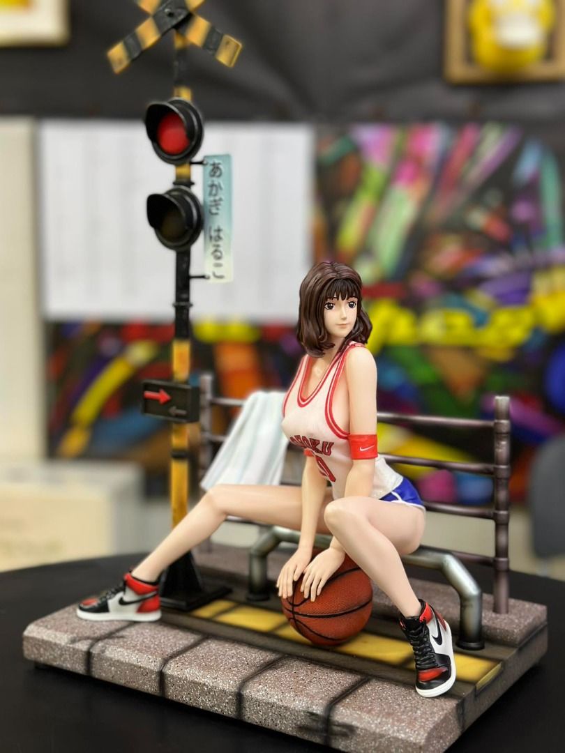 📦 Haruko Akagi (Shohoku Jersey Ver.) - Slam Dunk - (11cm width-19cm length-17cm height) - With Box (Box Health: 7/10)
